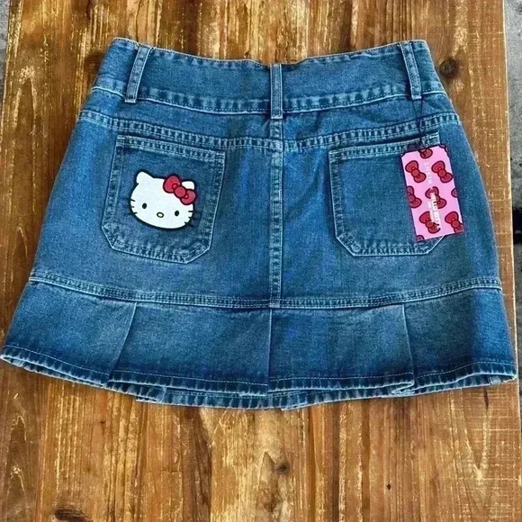 NWT Hello Kitty x Shein denim skirt size large - Picture 2 of 4